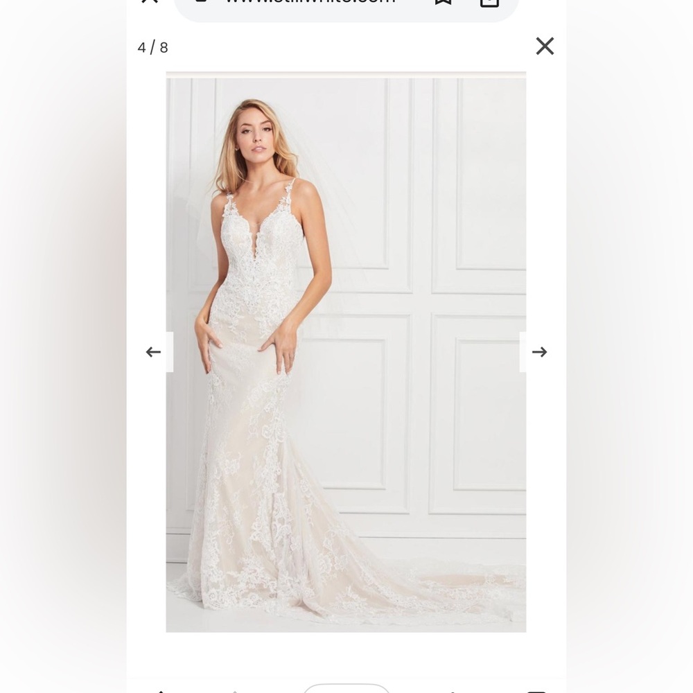 Wtoo by Watters Lace Long Train wedding dress. size 8